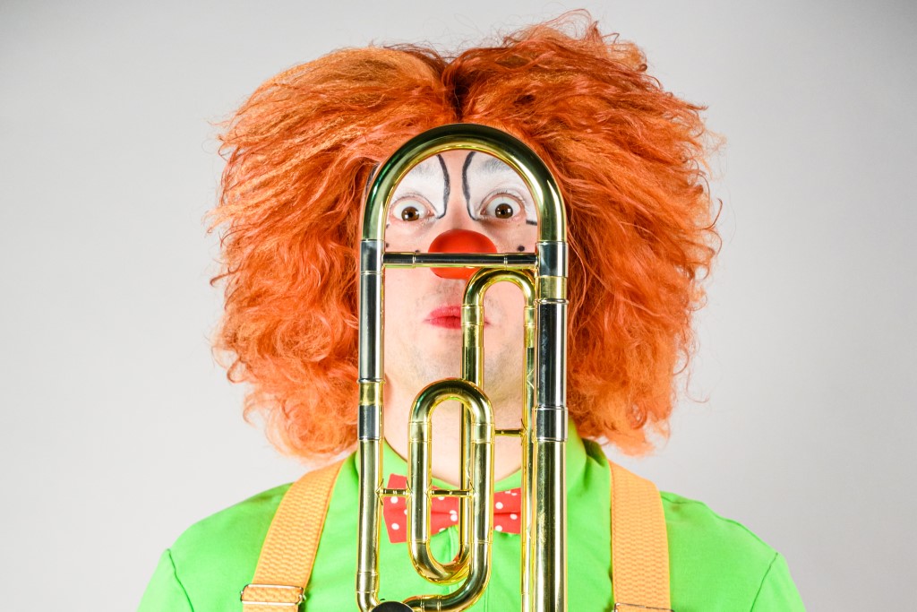 клоун дирижер