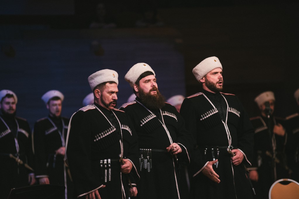 Группа кубанский казачий хор. Кубанский казачий хор ккх. Кубанский казачий хор песня не для меня. Группа кубанский казачий хор. Казачий ансамбль вольница.