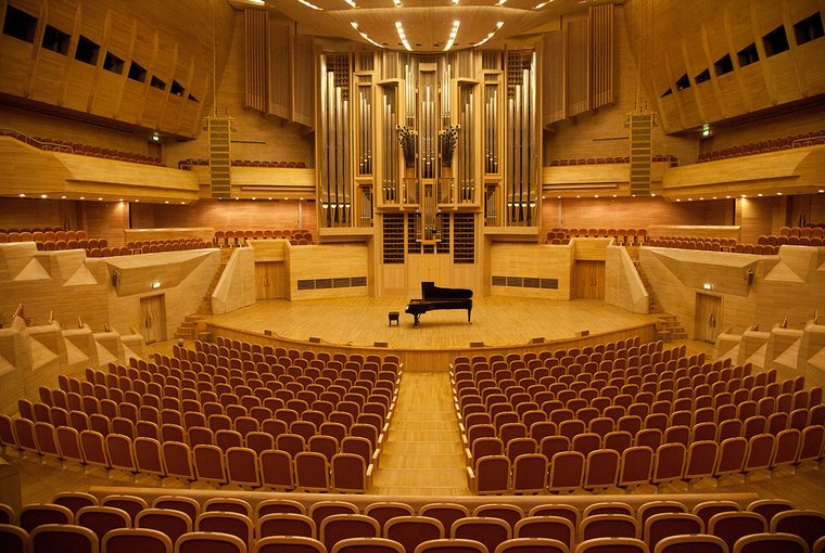 Международный дом музыки светлановский зал фото